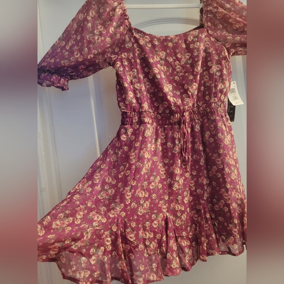 🌷💮Trixxi Burgundy Floral Mini Dress - Picture 3 of 15